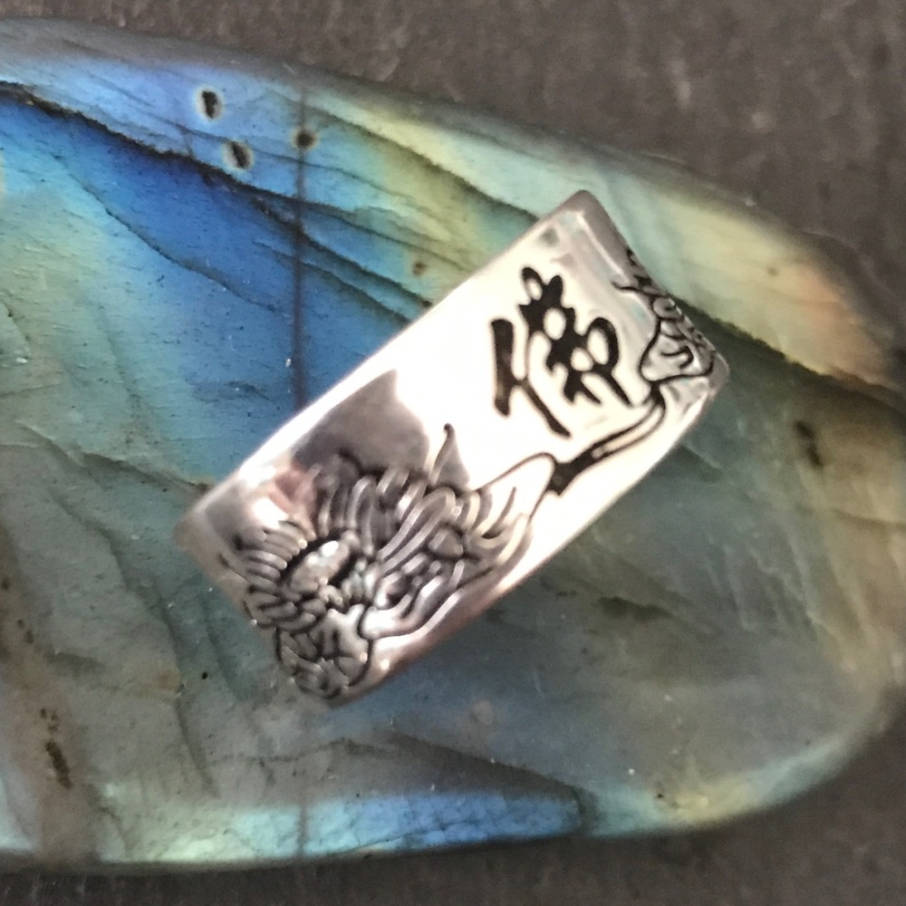 Asian sterling silver plated adjustable ring - Picture 4 of 7